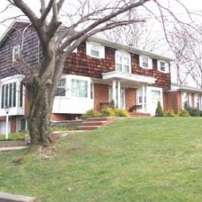 Fabulous Todt Hill home for sale - Staten Island New York