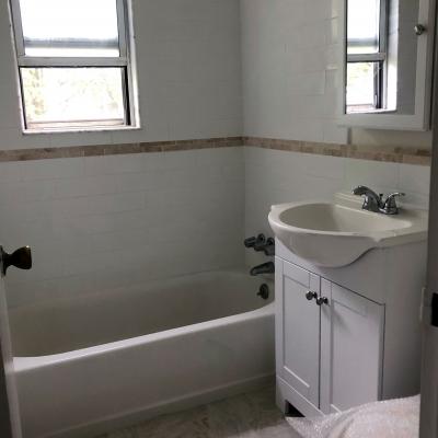 Bathroom of Light & Bright 1 Bedroom Co-Op Apartment for sale in Great Kills Staten Island New York