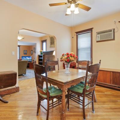Handsome ''American Foursquare'' Colonial for sale -- Staten Island, New York