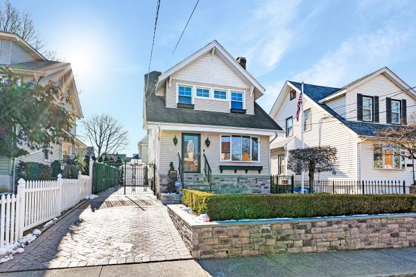 Single Family Detached FOR SALE In Castleton Corners Staten Island, NY 10314