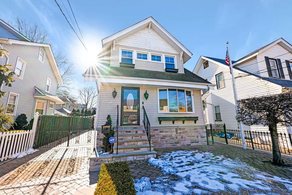 Single Family Detached FOR SALE In Castleton Corners Staten Island, NY 10314