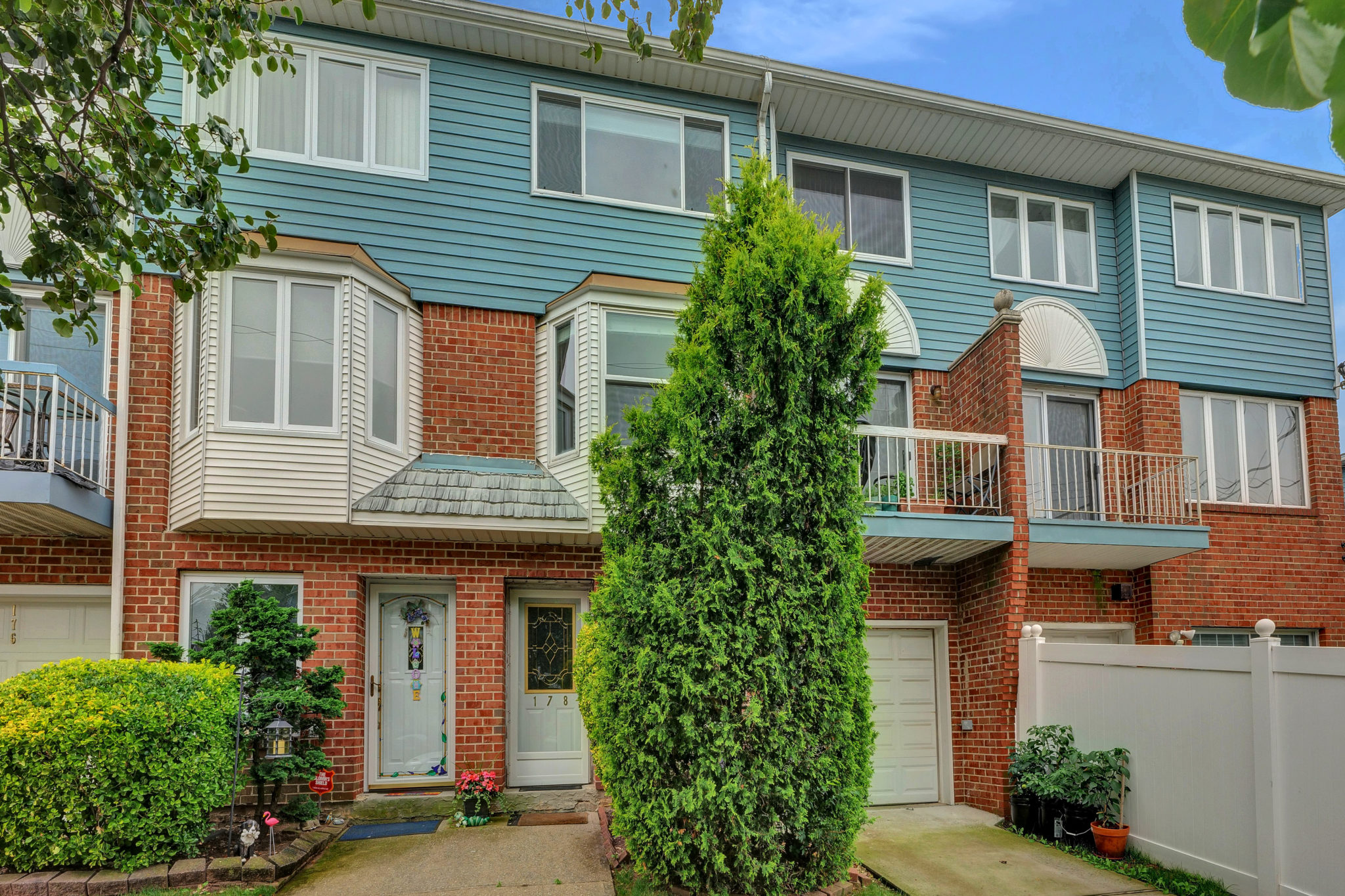 Mint & MoveIn Townhome In Heartland Village Sari Kingsley Real