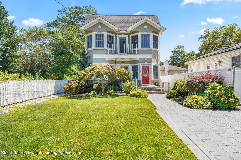 Photo of Stunning custom-built home on a large street-to-street property in desirable Annadale Staten Island, New York