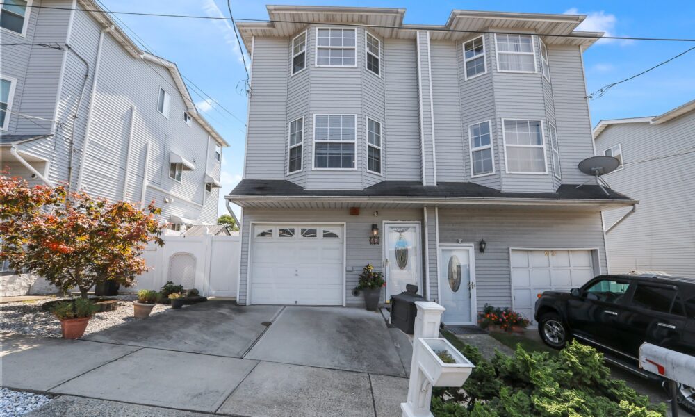 Photo of home for sale in Grasmere -- Staten Island NY