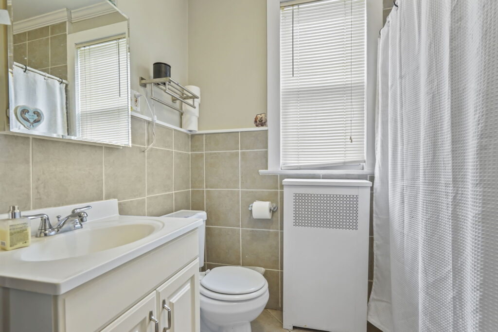 Bathroom - Home for sale - Spacious 7/6 two-family in desirable Silver Lake, Staten Island, NY 10301