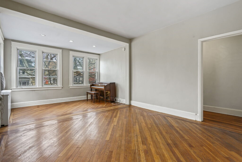 Living area - Home for sale - Spacious 7/6 two-family in desirable Silver Lake, Staten Island, NY 10301