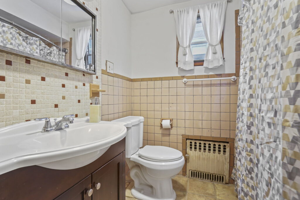 Bathroom - Home for sale - Spacious 7/6 two-family in desirable Silver Lake, Staten Island, NY 10301