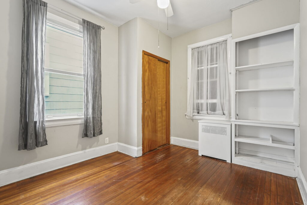 Room - Home for sale - Spacious 7/6 two-family in desirable Silver Lake, Staten Island, NY 10301