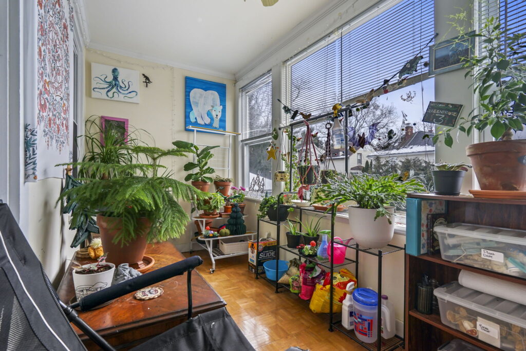 Living area - Home for sale - Spacious 7/6 two-family in desirable Silver Lake, Staten Island, NY 10301