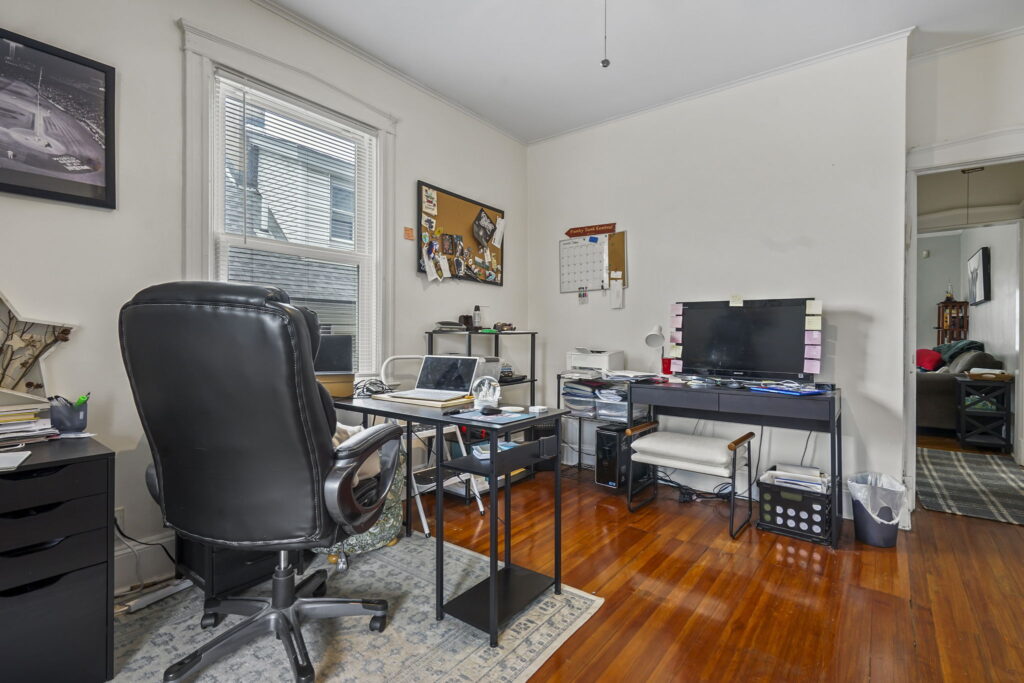 Living area - Home for sale - Spacious 7/6 two-family in desirable Silver Lake, Staten Island, NY 10301