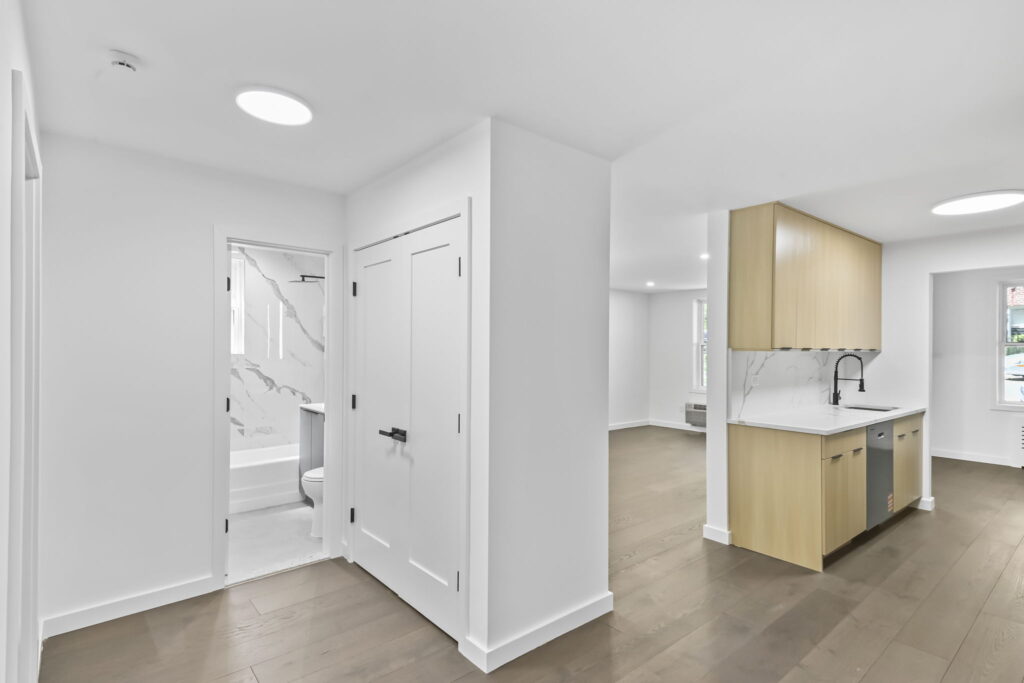 For Sale in Staten Island, New York 1-bedroom co-op in the Heart of St. George