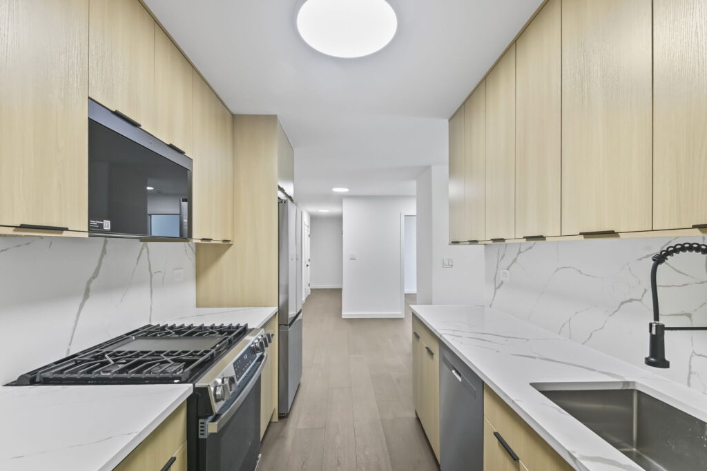 Kitchen - For Sale in Staten Island, New York 1-bedroom co-op in the Heart of St. George