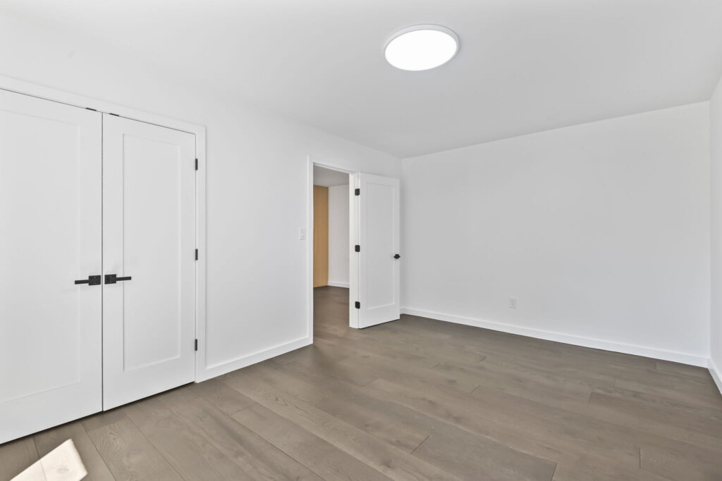 For Sale in Staten Island, New York 1-bedroom co-op in the Heart of St. George