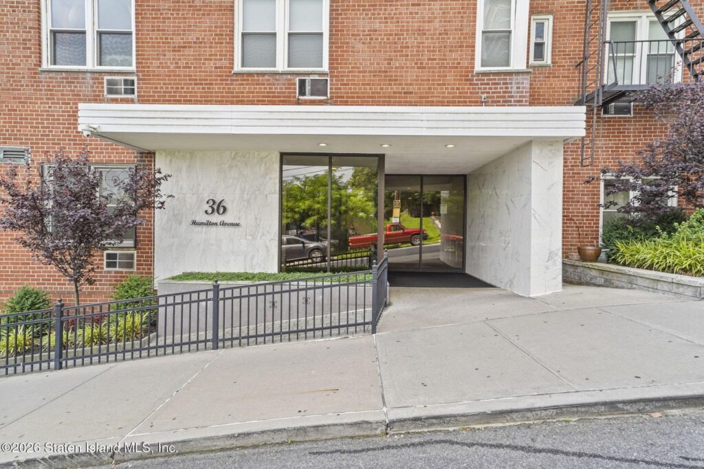 For Sale in Staten Island, New York 1-bedroom co-op in the Heart of St. George