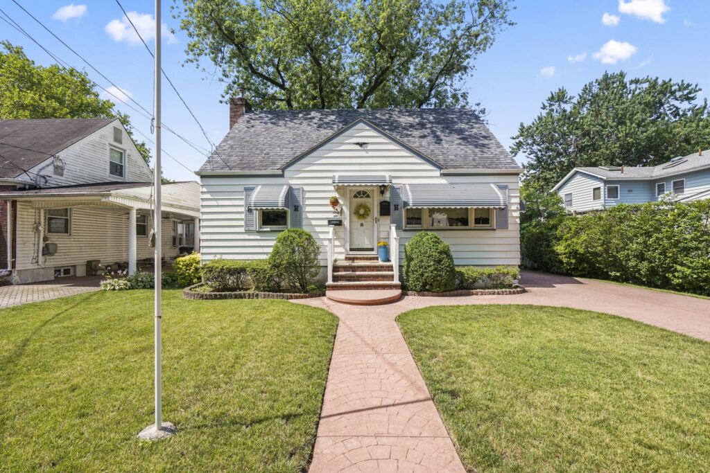 Meticulously maintained Cape Cod for sale in Staten Island, New York
