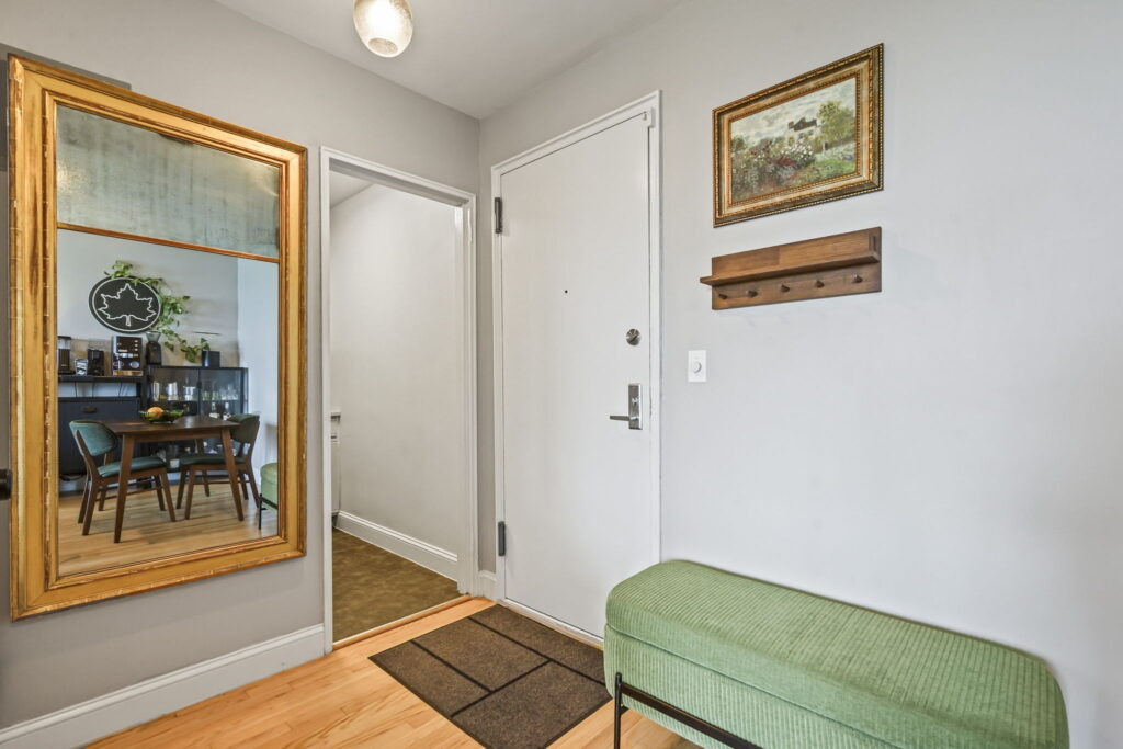 Interior photo of a desirable studio Co-Op for sale in Staten Island, New York