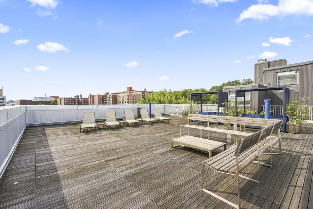 Rooftop photo of a desirable studio Co-Op for sale in Staten Island, New York