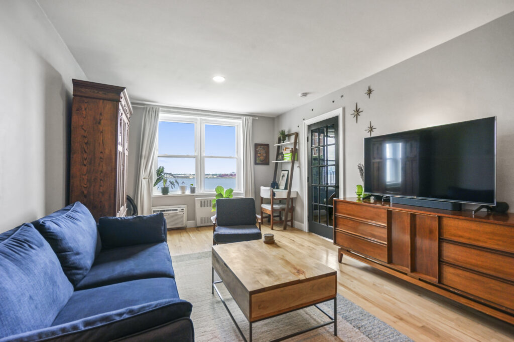 Interior photo of a desirable studio Co-Op for sale in Staten Island, New York