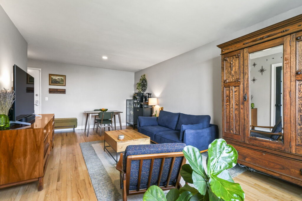 Interior photo of a desirable studio Co-Op for sale in Staten Island, New York