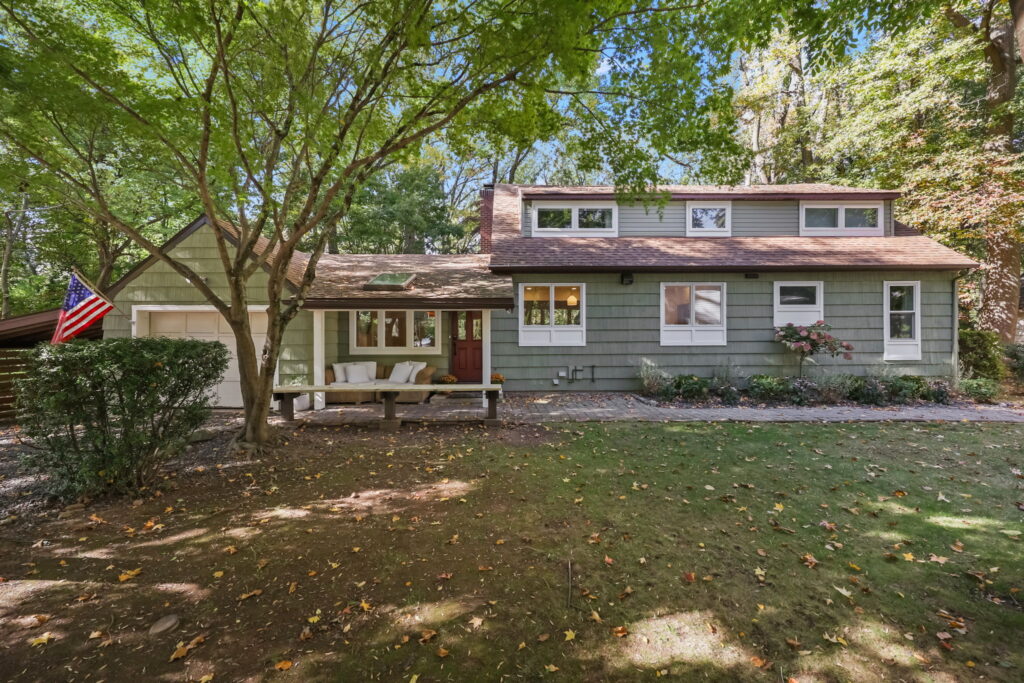 Photo of house for sale on LightHouse Hill, Staten Island, NY
